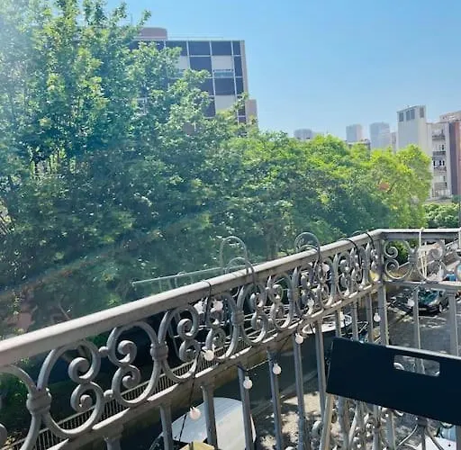 公寓 Beautiful With Balcony